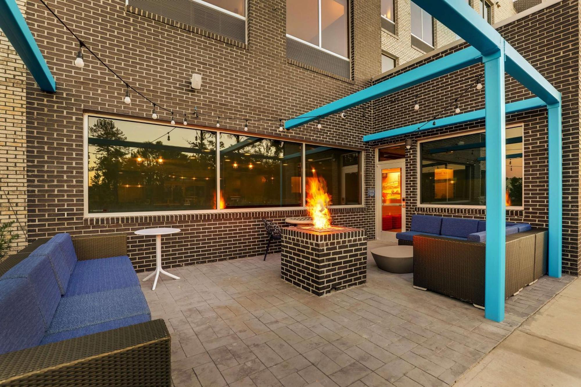 Tru By Hilton Leland Wilmington Hotel Bagian luar foto